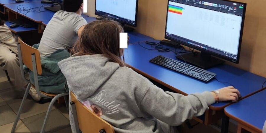 Fonduri Europene pentru dotarea școlilor din comuna Dobroesti ! Fonduri Europene pentru dotarea școlilor din comuna Dobroesti !